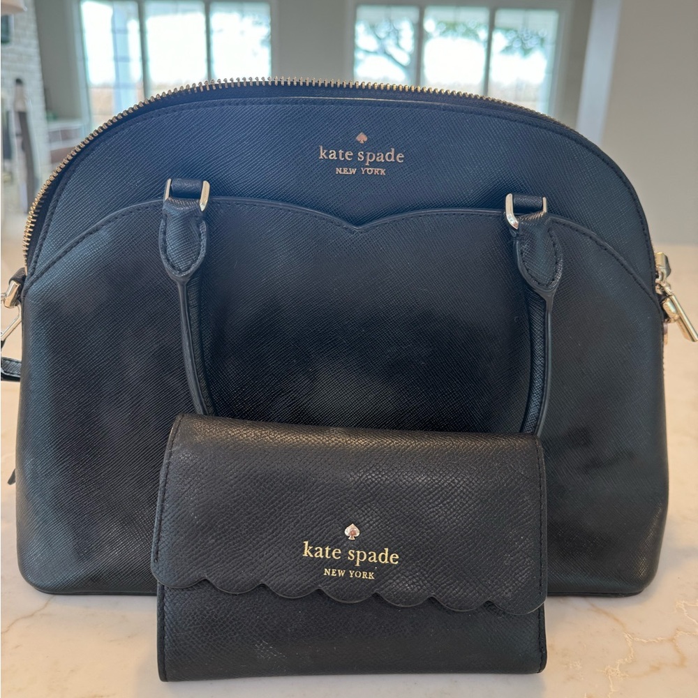Black scallop Kate spade purse with wallet